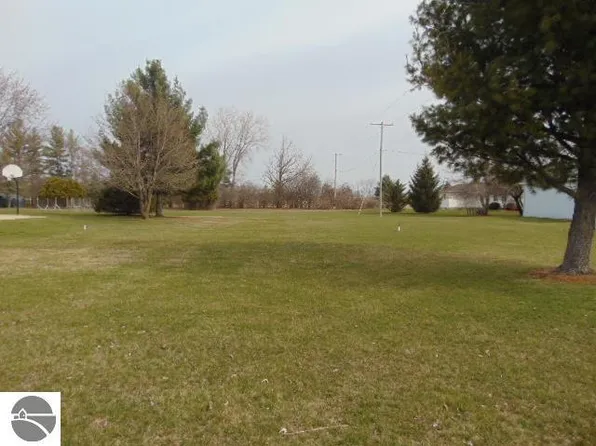 645 Norton Gibbs Dr, Ithaca, MI 48847