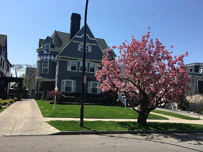 210 Summer St — Photo 6