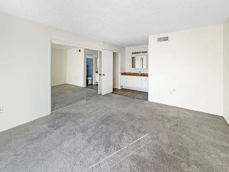 26827 Circle Of The Oaks — Photo 8