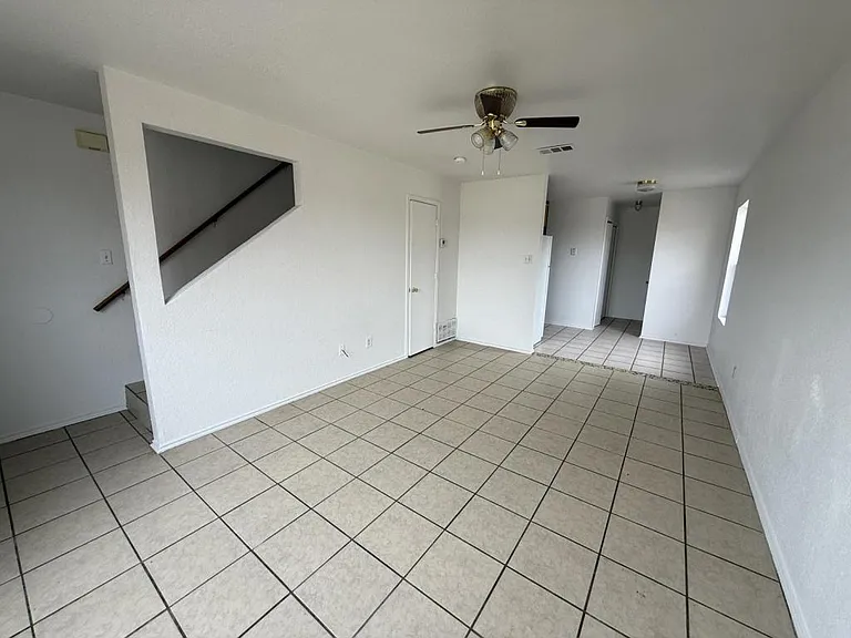 1210 Industrial Blvd #D — Photo 3