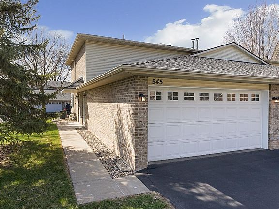 2nd image of 945 Pondview Ct