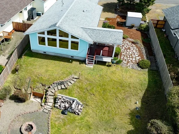 33013 J Place, Ocean Park, WA 98640