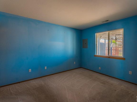 5th image of 2918 Acero Ave