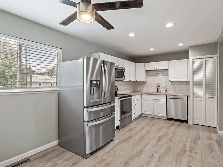 1409 Willshire Dr — Photo 6