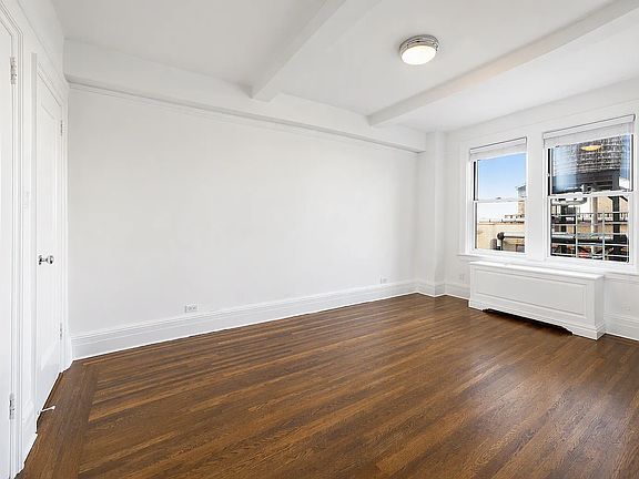 3rd image of 25 W 81st St #11D