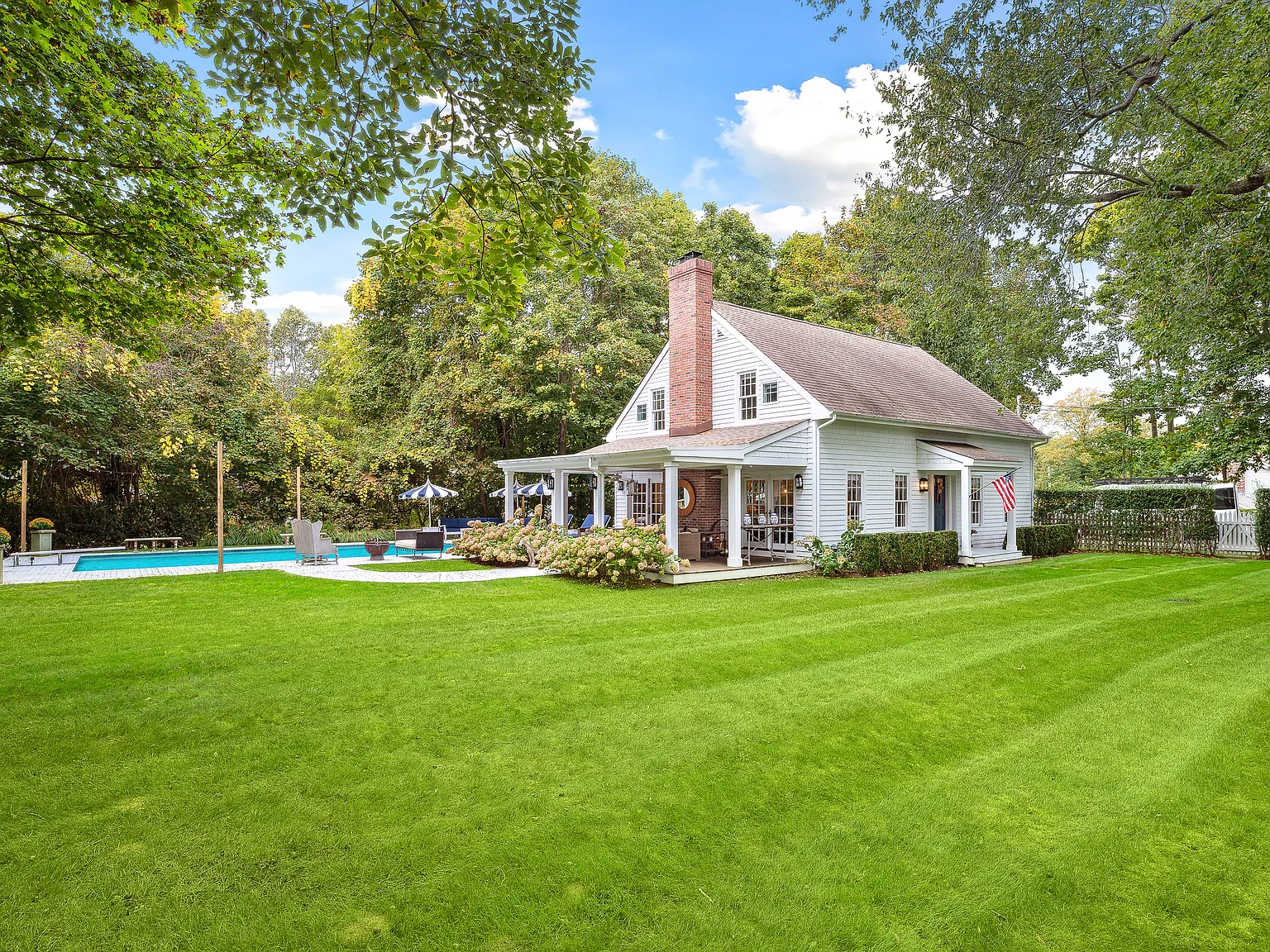 Quintessential Sag Harbor Village — Photo 2