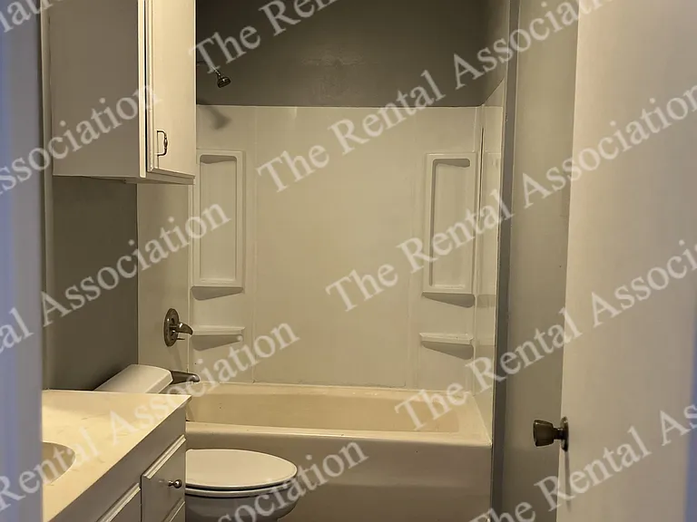 207 S Maple St — Photo 2