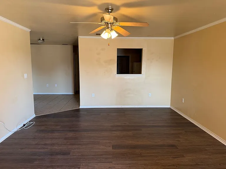 502 N Clinton Ave — Photo 2