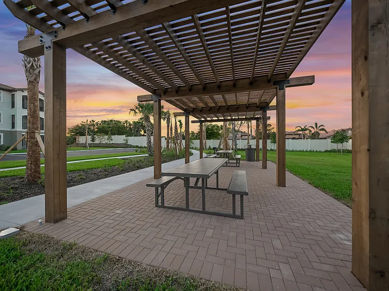 Revello Apartments — Photo 121