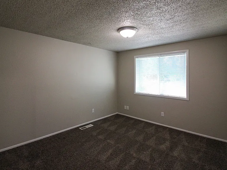 1543-1611 Salishan St SE — Photo 18