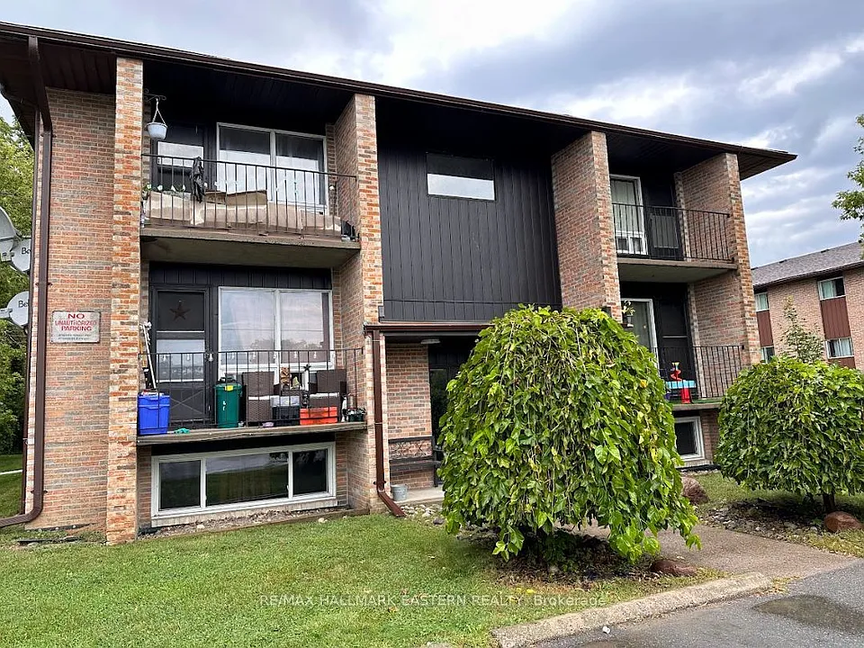106 Lansdowne St W #103