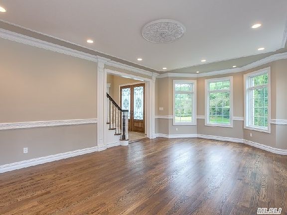 4th image of 39 Clover Ln
