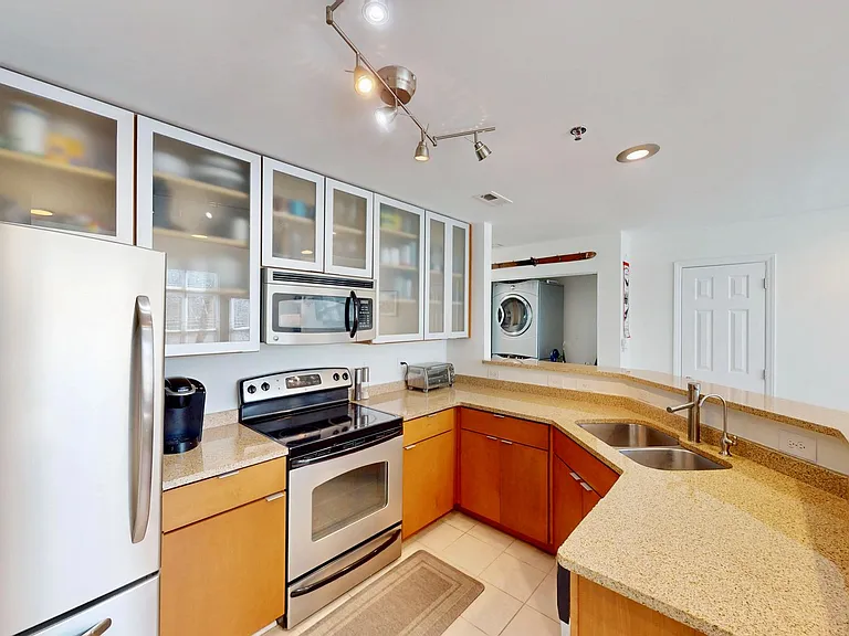 521 N Graham St #3E — Photo 12