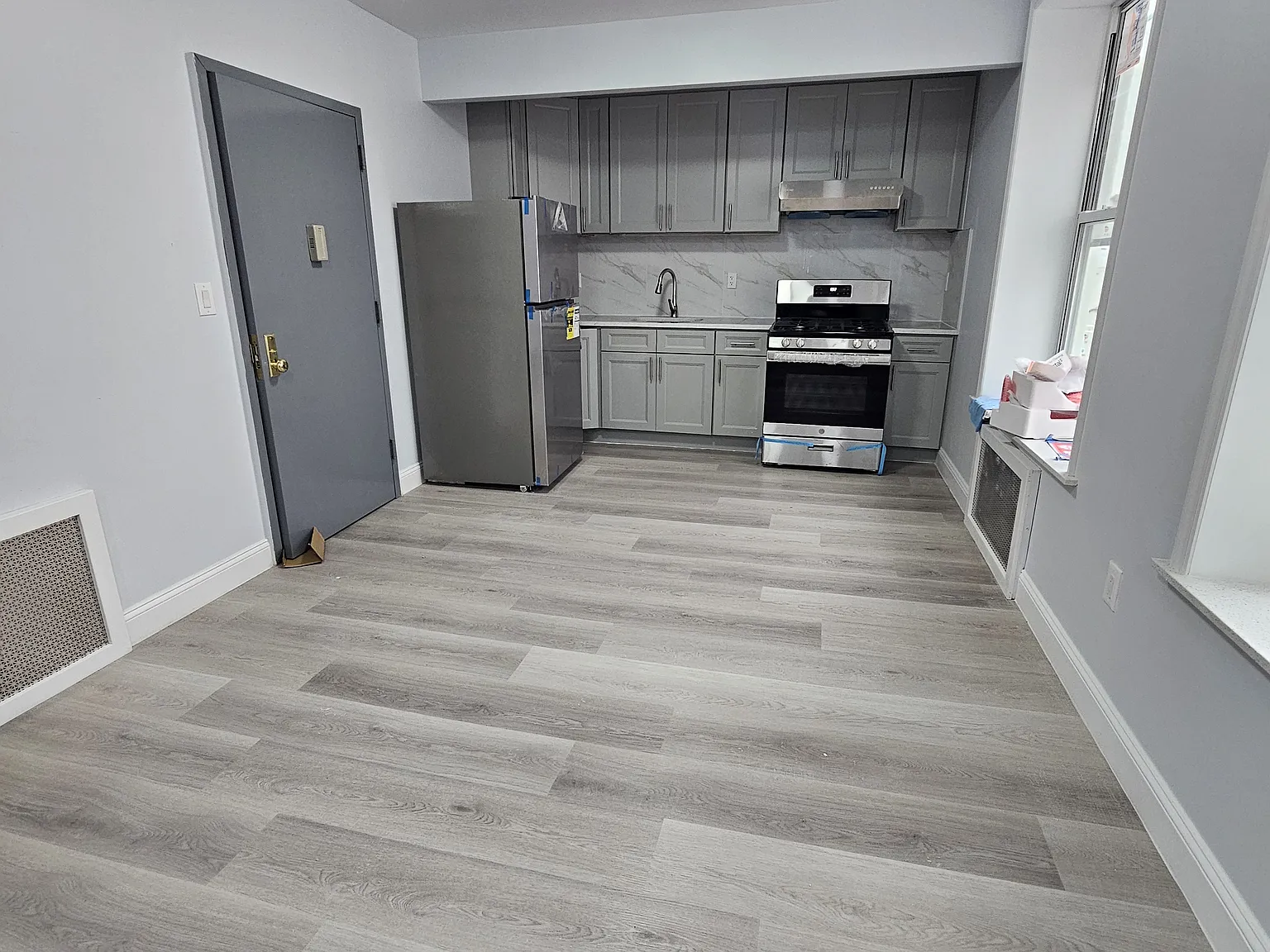 3 bed, 1.5 bath, $3,400 — Photo 2
