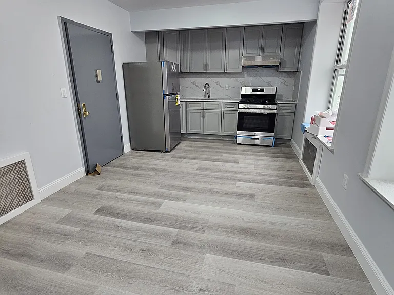 1724 W 13th St #1F — Photo 2
