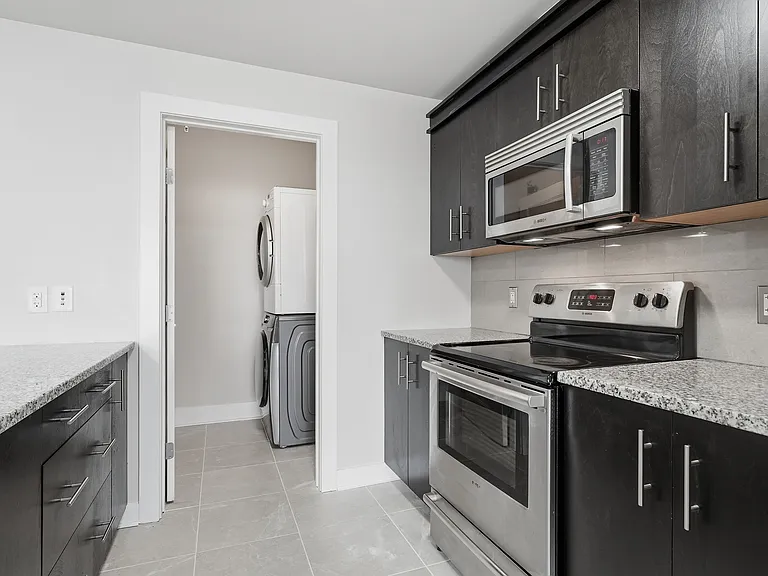 15 Kings Wharf Pl #406 — Photo 7