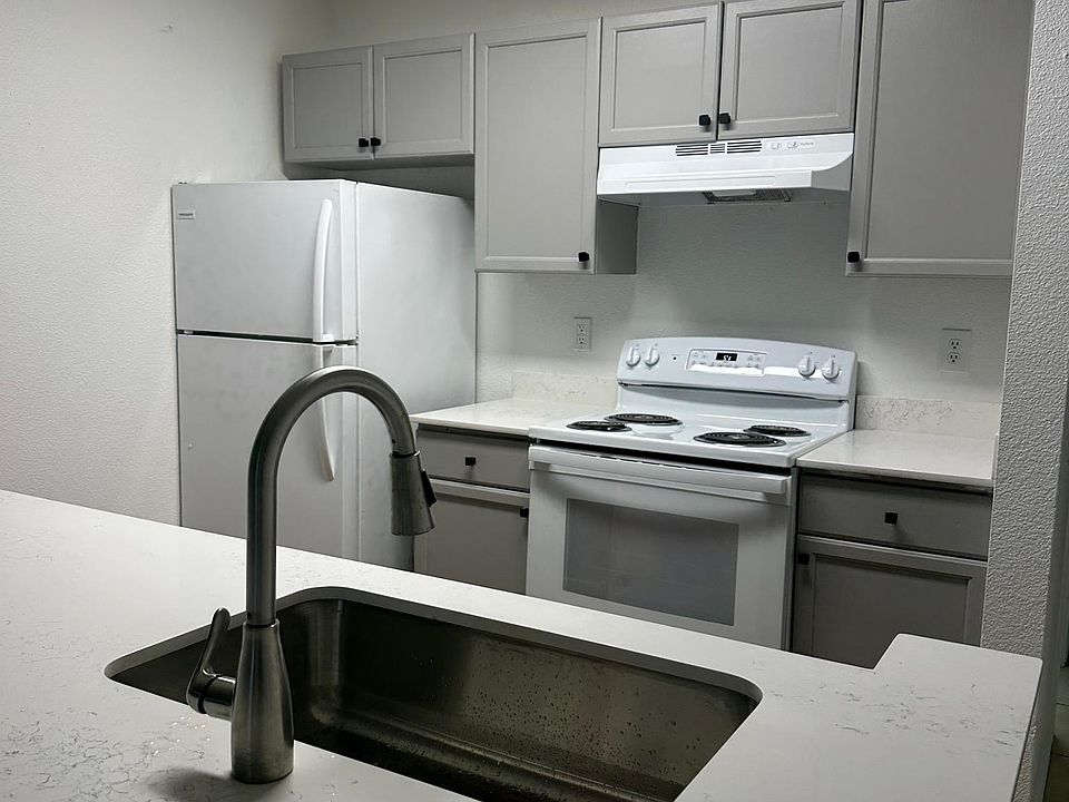 1st image of 230 W Roger Rd #4
