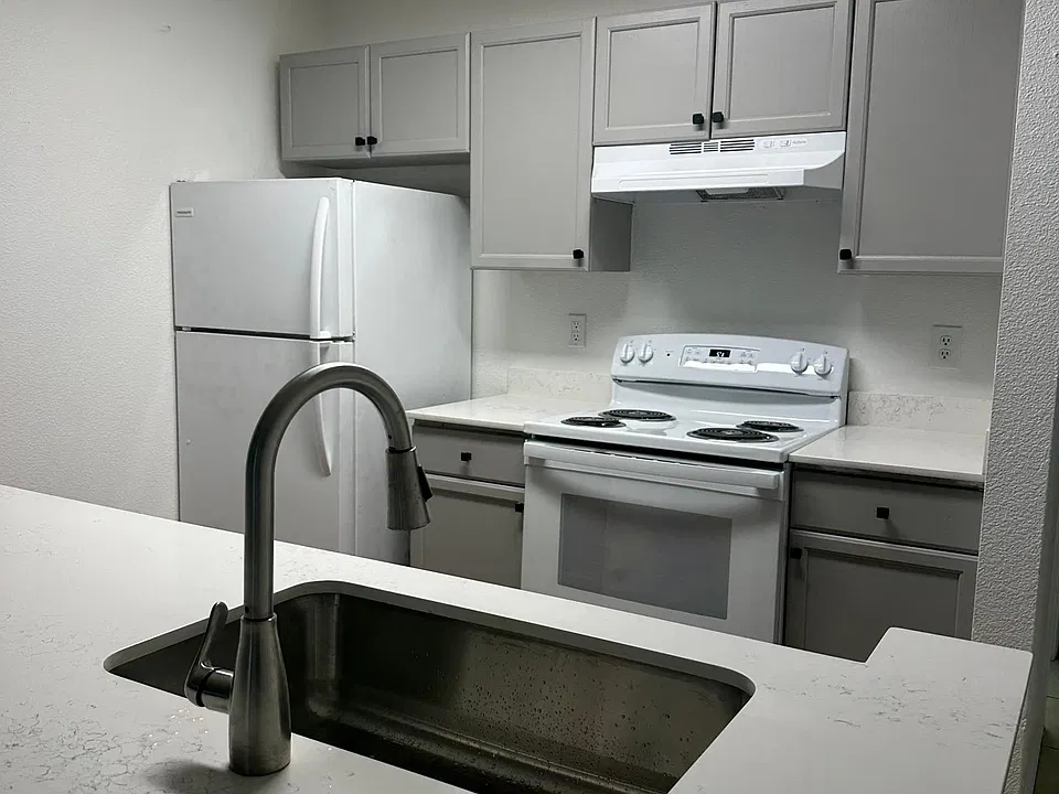230 W Roger Rd #4