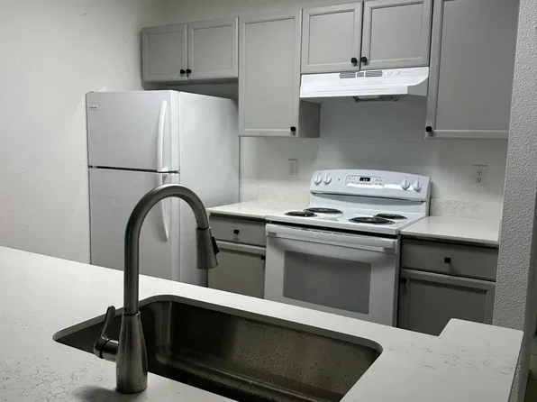 230 W Roger Rd #4, Tucson, AZ 85705