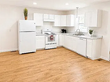 2 bed, 2.5 bath, 1423 sqft, $2,150 — Photo 3