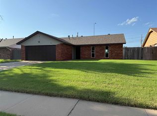213 E Woodbury Rd, Ponca City, OK 74601