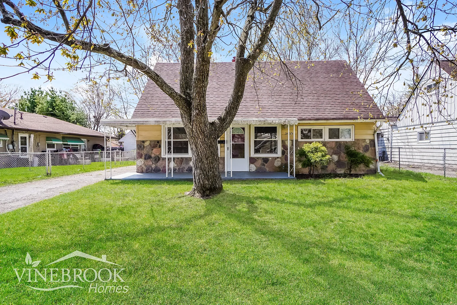 3959 Astor Ave photo 1