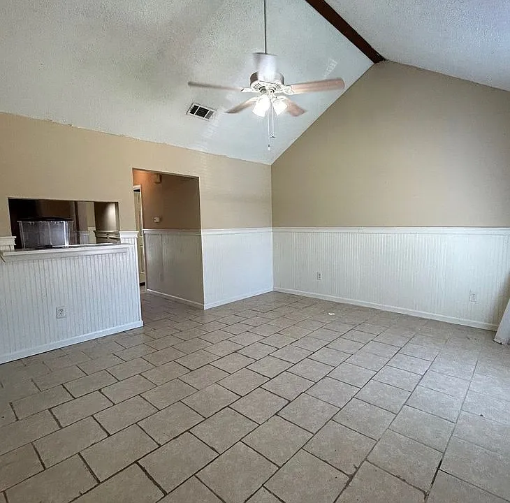 9141 Ridge Pecan Dr
