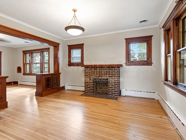 4360 Winona Ct — Photo 4