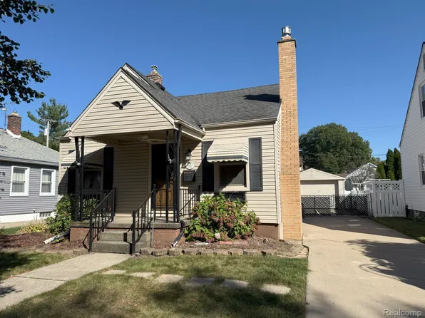 2943 Queen St, Dearborn, MI 48124