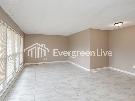 4th image of 1277 Landis Ln