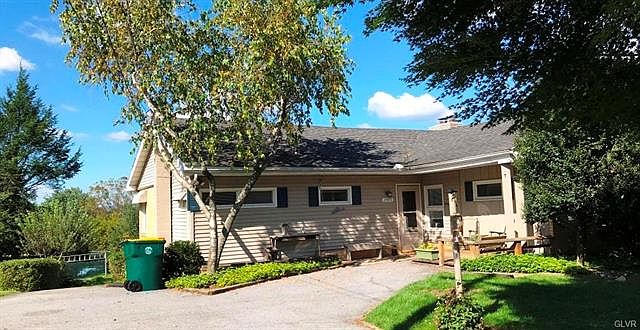 1st image of 2855 John St