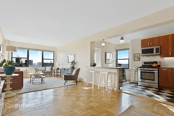 Sold by Garfield Realty  | media 6