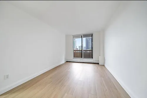 223 Jackson St W Photo 1