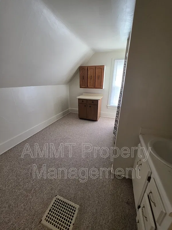 1 bed, 1.0 bath, $900 — Photo 4