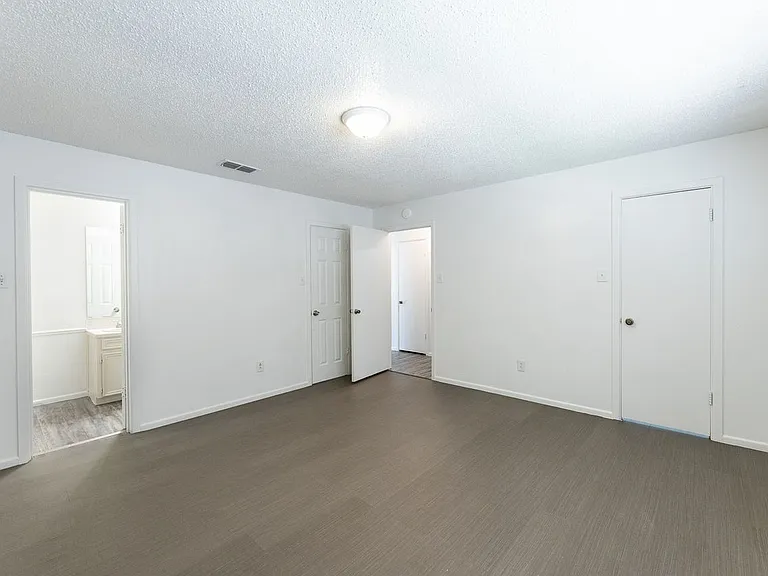 5439 40th St #B — Photo 23