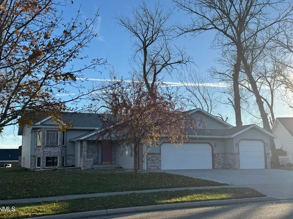 304 Napa Loop, Bismarck, ND 58504