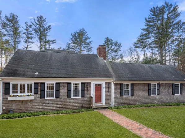 32 Blueberry Ln, Duxbury, MA 02332