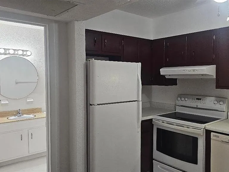 10365 Paradise Blvd #10 — Photo 4