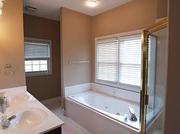 4th image of 305 Palomino Dr