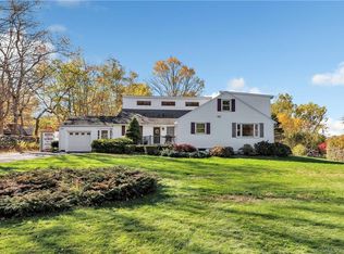 23 Bennetts Bridge Rd, Sandy Hook, CT 06482