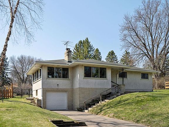 2nd image of 586 Shryer Ave W