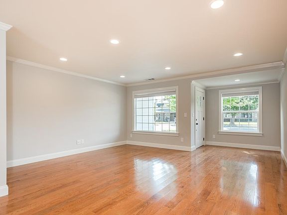 3rd image of 1539 Husted Ave
