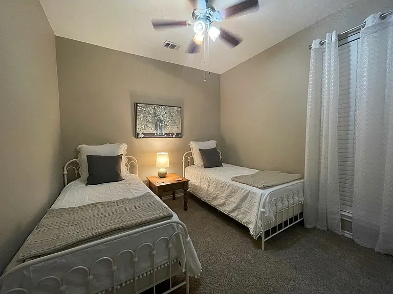 4112 Ellenboro Ln — Photo 20