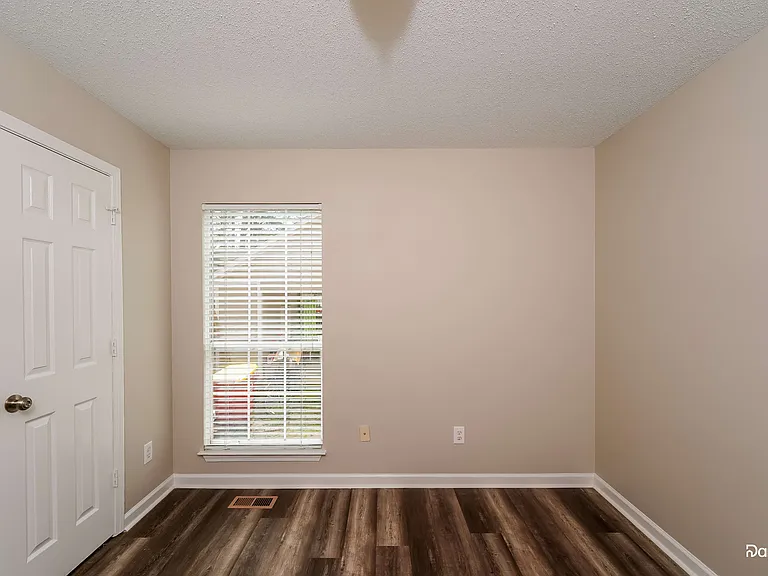 6725 Crossbrook Ln — Photo 13