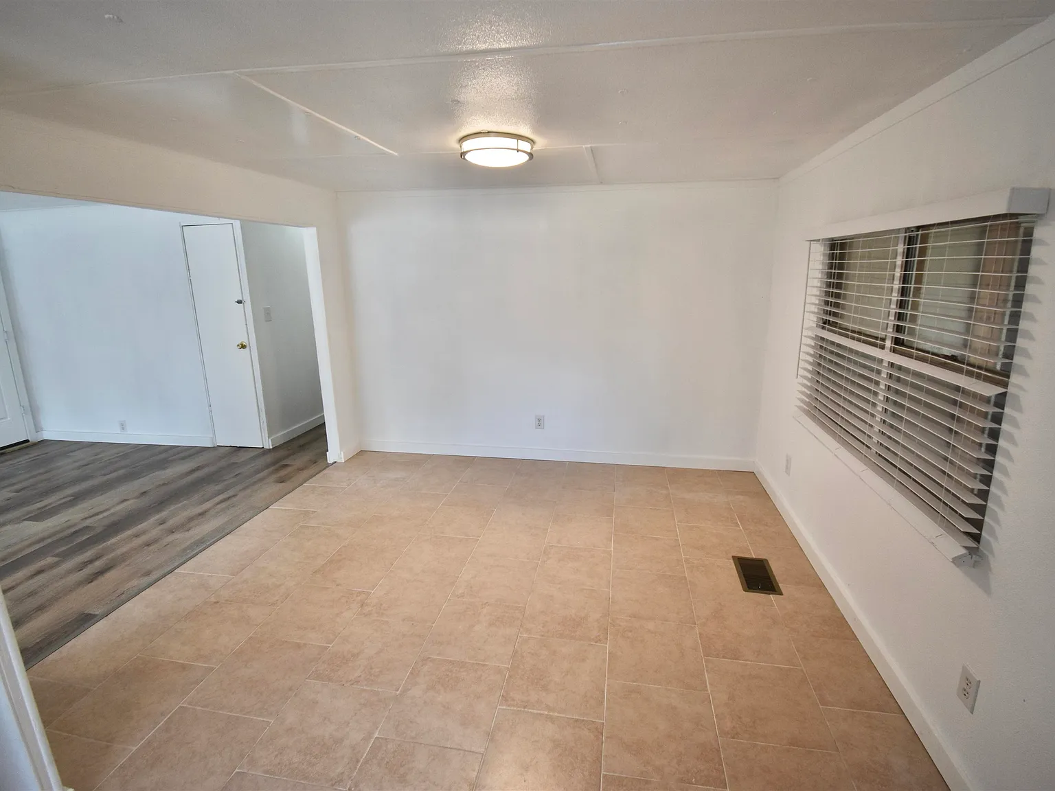 3 bed, 2.0 bath, 1104 sqft, $1,300 — Photo 3