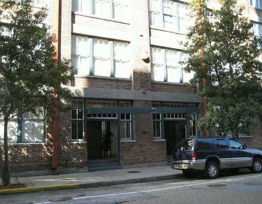 1st image of 1111 S Peters St APT 316