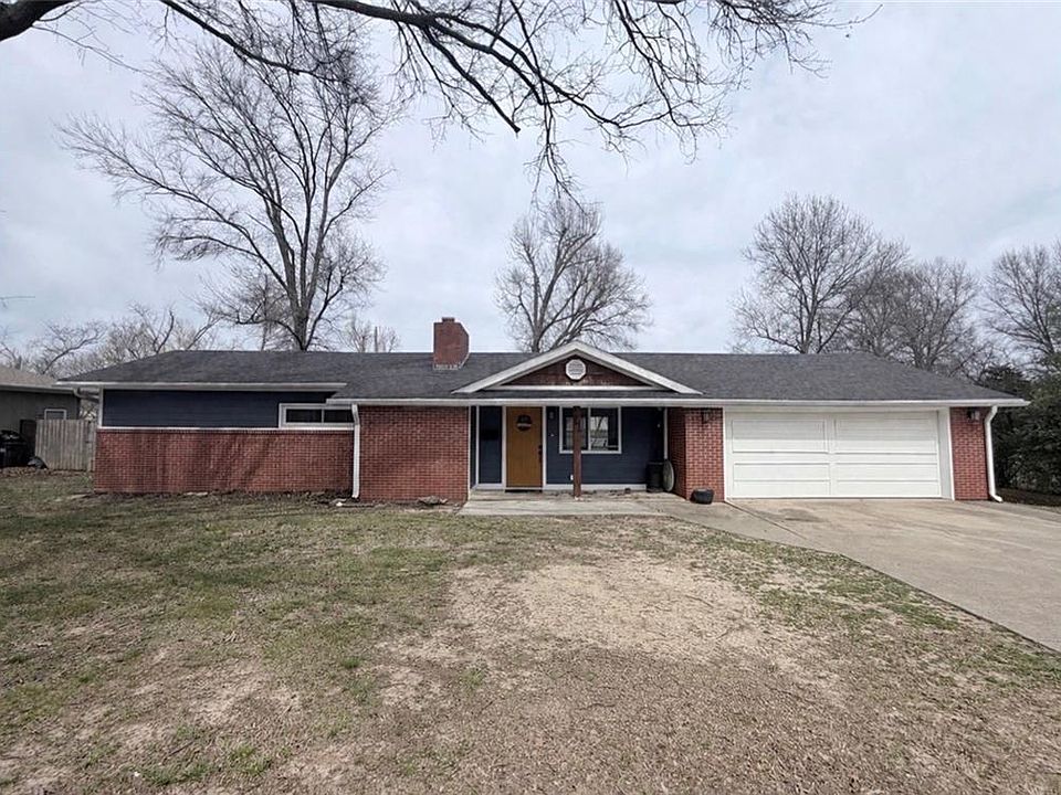 1st image of 807 Lakeview Dr