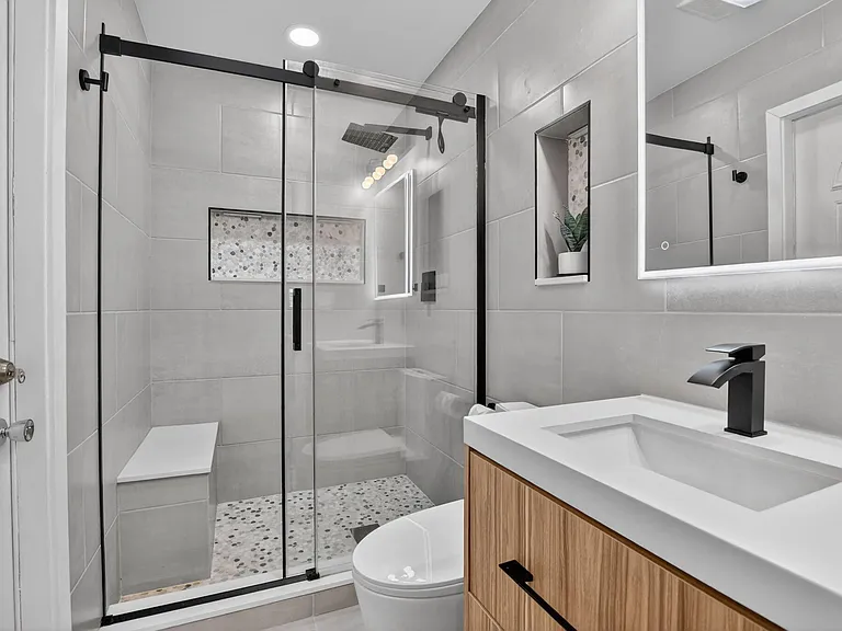 6951 NE 7th Ave — Photo 29