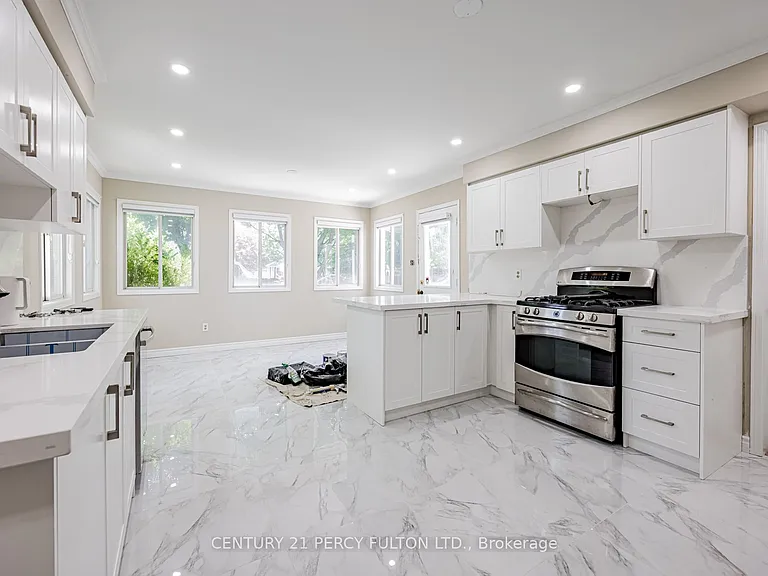 81 Ennisclare Pl — Photo 15
