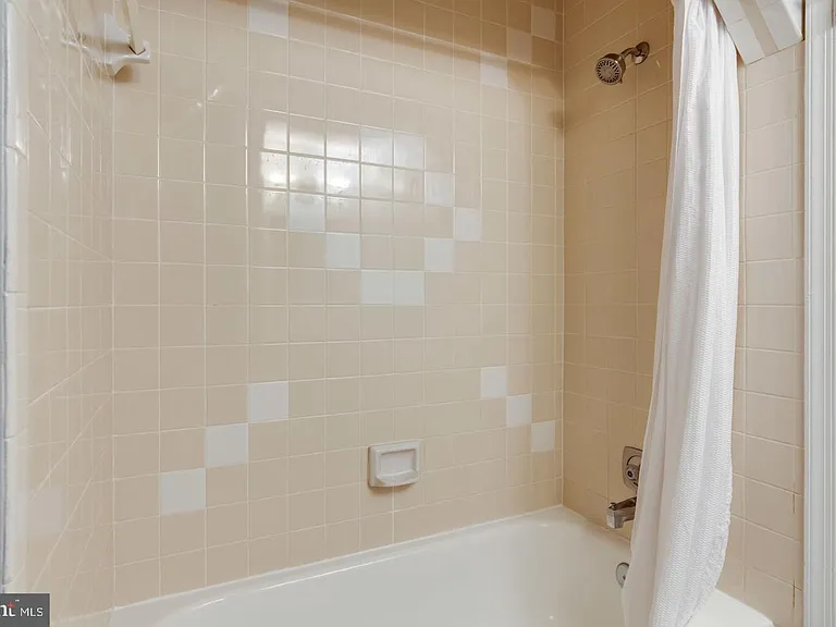8019 Daffodil Ct — Photo 29